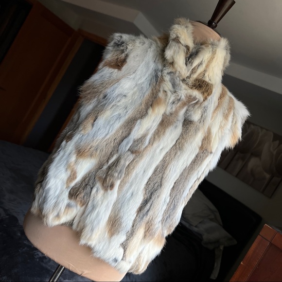 ADRIENNE LANDAU 100% Rabbit Fur Vest In Natural Brown L like new - Picture 10 of 16